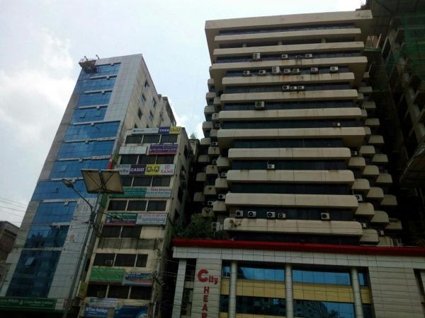  Bedrooms Commercial Properties for Sale