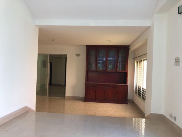 4 Bedrooms Residential Properties for Rent