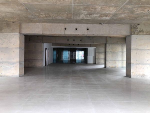  Bedrooms Commercial Properties for Rent