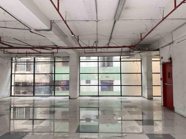  Bedrooms Commercial Properties for Rent