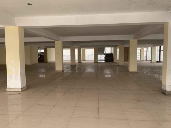  Bedrooms Commercial Properties for Rent