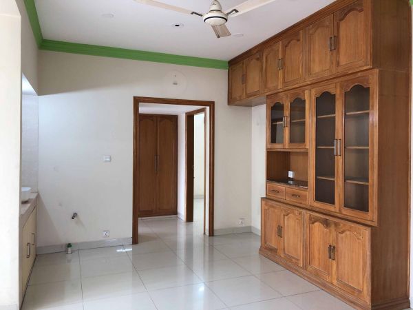 3 Bedrooms Residential Properties for Rent