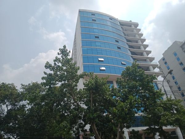  Bedrooms Commercial Properties for Rent