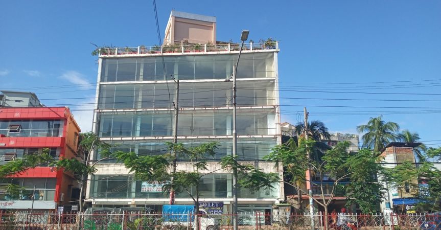  Bedrooms Commercial Properties for Rent
